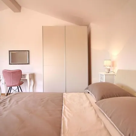 Fuma With Private Pool, Beach 1 8km Villa