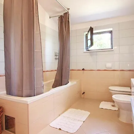 Fuma With Private Pool, Beach 1 8km