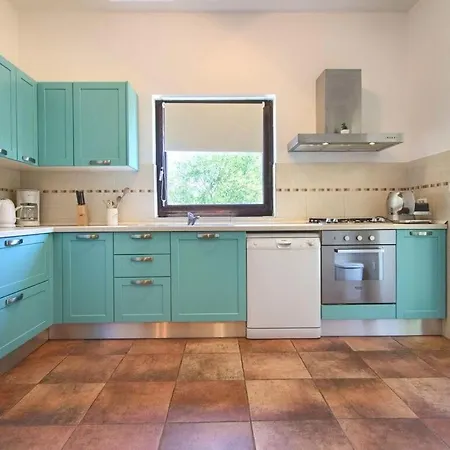 Fuma With Private Pool, Beach 1 8km Villa *