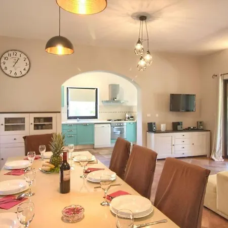 빌라 Fuma With Private Pool, Beach 1 8km *